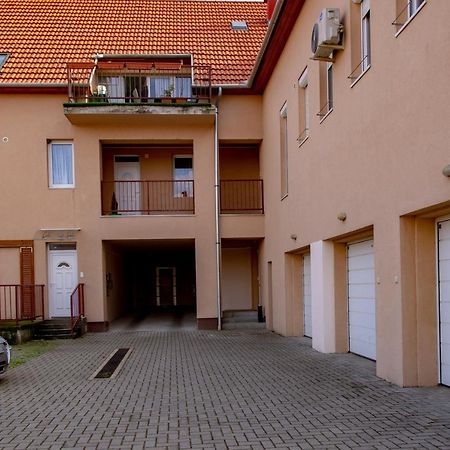 Family Residence Eger Exterior foto