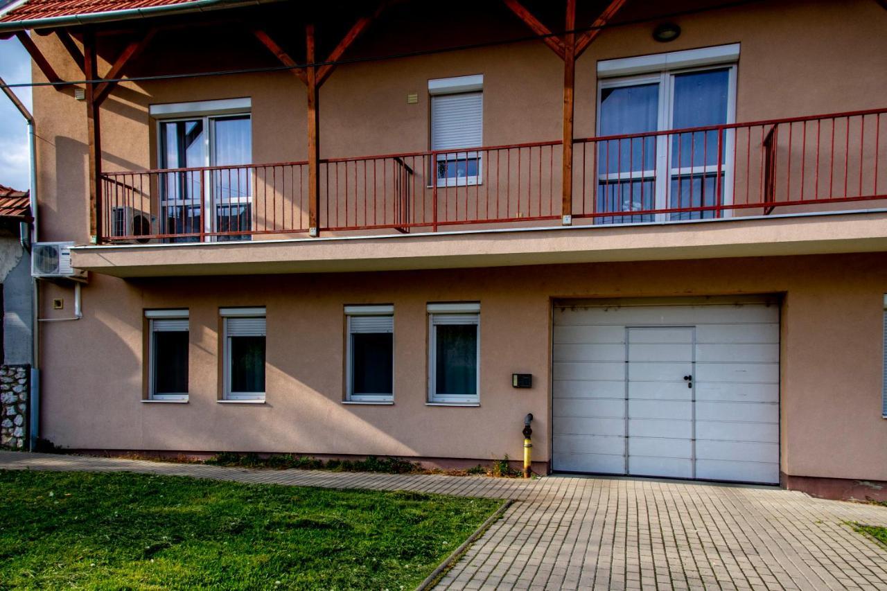 Family Residence Eger Exterior foto